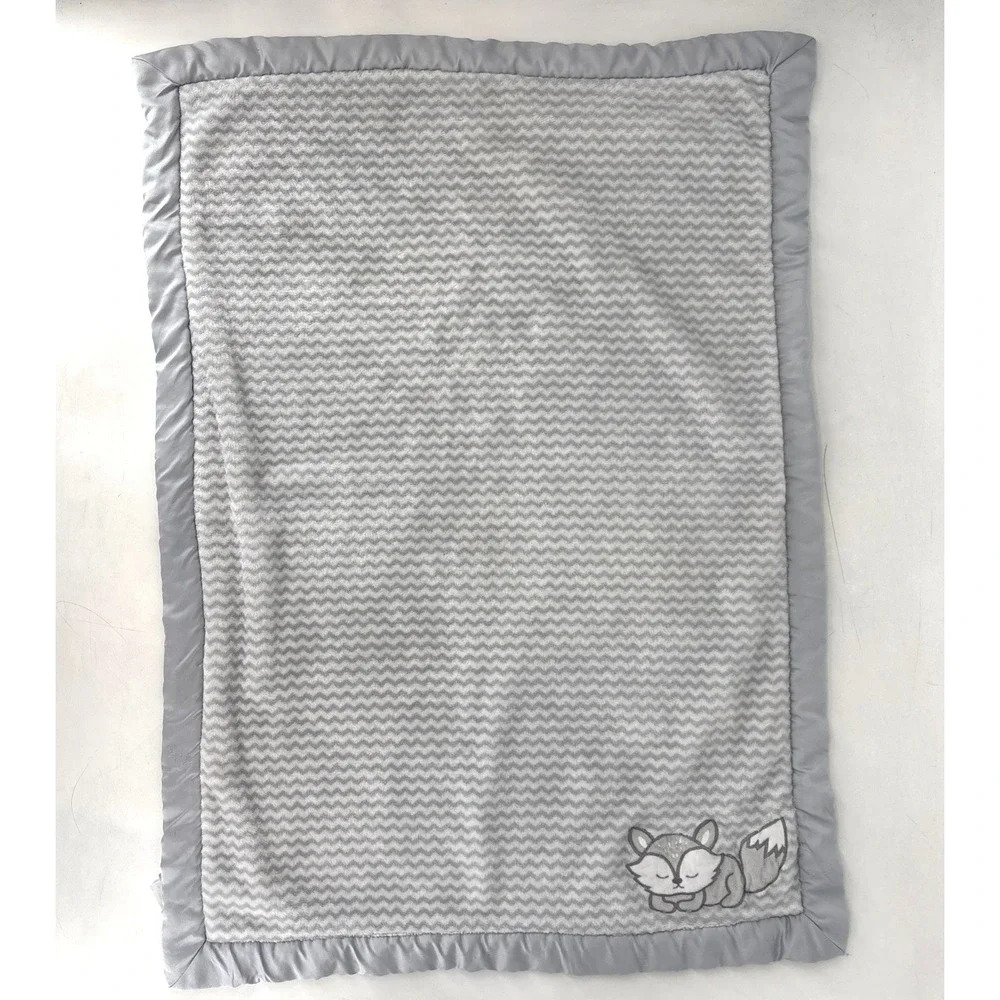 Wendy Bellissimo Sleeping Fox Baby Blanket Gray White Chevron Satin Trim‎ 39x29